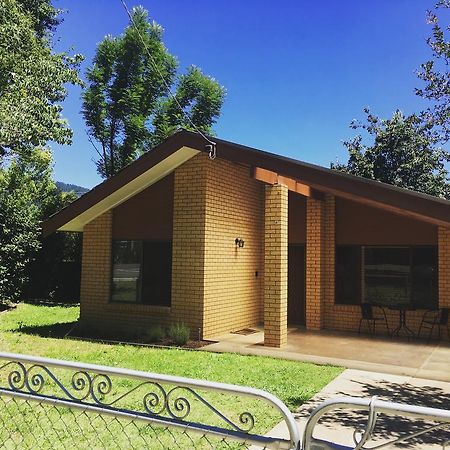 Acorn Lodge Bright Bagian luar foto